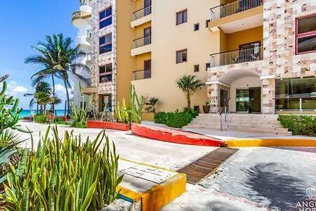 Holiday home Oceanfront Condo A Block Off 5Th In Heart Of Playa Playa del Carmen